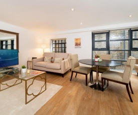 SPACIOUS 2 Bedroom, 3 Beds 2,5 Bathroom, TRAFALGAR SQUARE