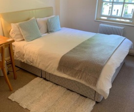 Room in Chelsea/3mins distance from South Kensington station