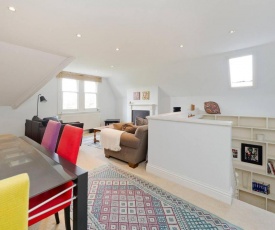 Spacious & Bright 2-Bed Flat By Wandsworth Common