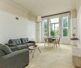 Spacious 1 Bedroom Period property in Hampstead