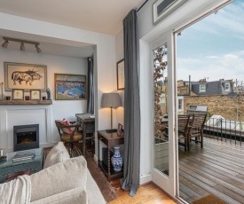 Stylish 2-bed flat w/ terrace near Battersea Park