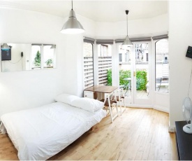 TERRACE 2 BEDROOM APARTMENT- WIFI-Covent Garden