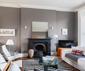 The Notting Hill Escape - Modern & Bright 2BDR Flat with Balcony