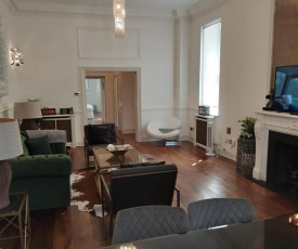 3 Bed luxury furnished Chelsea Apartment