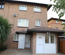 A A Guest Rooms Thamesmead Immaculate 4 Bed Rooms