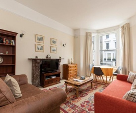 Adorable 1 bed flat in West Brompton, sleeps 4