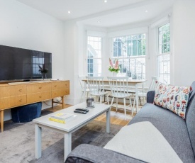 Bonnington Gardens - 1 bed open plan basement flat