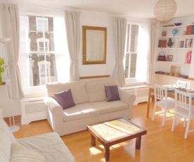 Bright, spacious 2 bedroom flat by Russell Square