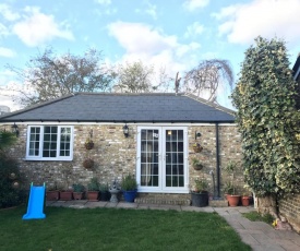 cosy cottage annex in Fairlop