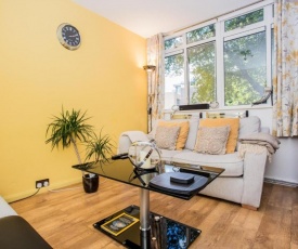 Colourful Maida Vale 1-Bedroom Flat with Balcony