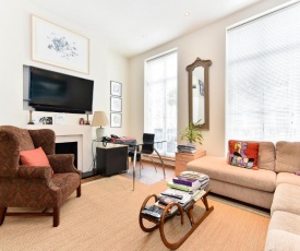 Elegant 3 bed apt with rooftop terrace in Pimlico