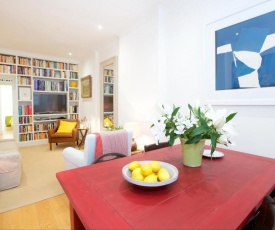 English Retro 2BR apt, moments from Battersea Park