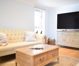 Fantastic 2 Bedroom Apartment In The Heart Of Chelsea