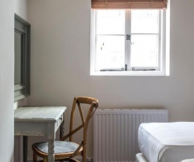 Gloucester Place Mews II by Onefinestay