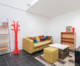 GuestReady - Artsy Central Fitzrovia Flat fits up to 4