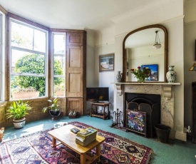 GuestReady - Gorgeous Victorian Home wGarden up to 6 guests!