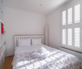 GuestReady - Light & Airy studio 2 mins from Queen's Park tube