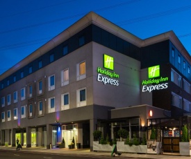 Holiday Inn Express London-Wimbledon-South, an IHG Hotel