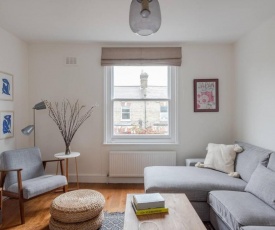 Homely 1BR Flat in London by GuestReady