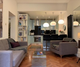 Hyde Park W2 3 bedroom flat with patio - as seen on TV's House Hunters Int'l