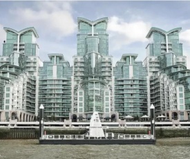 2 bedroom ensuite apartment on River Thames