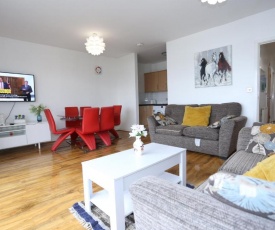 Lovely 2 bed 2 toilet Hill House river view apartment