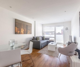 Luxury 2-Bed Flat w Parking