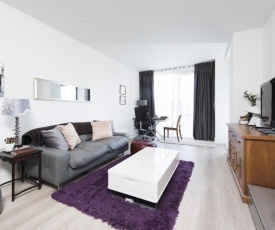 Modern 1BR Flat near Canary Wharf