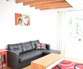 Modern 2 Bedroom in Vibrant Dalston