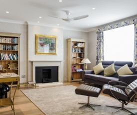 Beautiful 2 Bedroom 2 Bath Flat in South Kensington