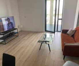 Remarkable 1-Bed Apartment in London royal wharf