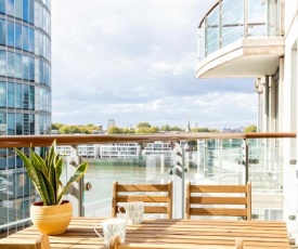 Riverside New build with balcony, 10 minutes from Oxford Circus