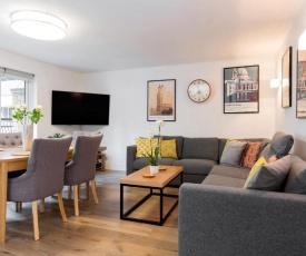 Spacious 3 bedroom apt in Covent Garden