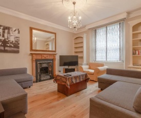 Spacious South Kensington 1 Bedroom Apartment