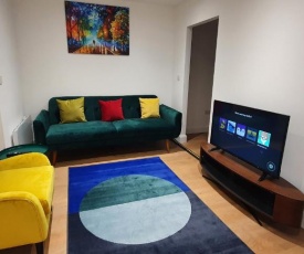 Sterling Apartment, Bexley with Netflix & Amazon Music