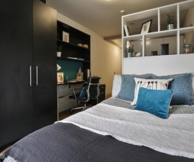 Studio Flat in Prime London Southbank - iQ Bankside