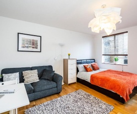 Studio Flat near Victoria Station