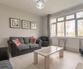 Modern 2 Bedroom Apartment in Morden