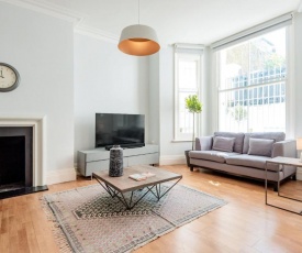 Stunning Home near Earl's Court by UnderTheDoormat