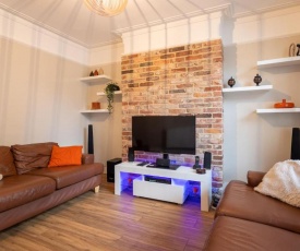 Superb 1 Bed Flat for up to 2 people near Waterloo with communal roof terrace