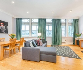 Modern 1BR apartment with terrace 3 mins from Trafalgar Square