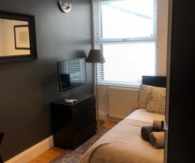 Stylish Studio Room in Trendy Brixton - B