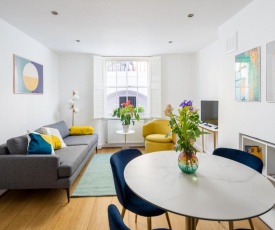 Chic and modern 2-bed flat with patio in Pimlico, Central London