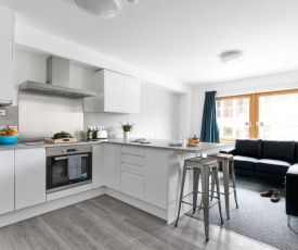 Zeni Apartments, 6 Bed Apartment in Central London