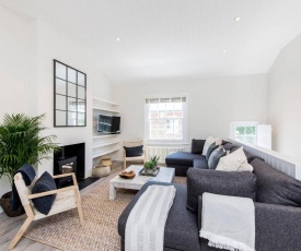 Divine 3 Bed House in Battersea