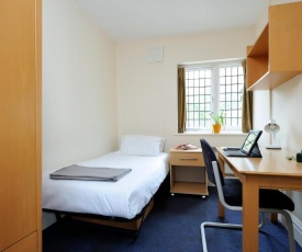 En Suite Rooms & Apartments, COLINDALE - SK