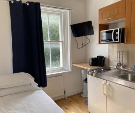 F18-Awesome Studio for 1 near Paddington-D13