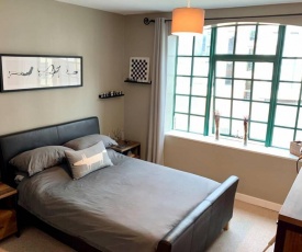 GuestReady - Chic Central London Warehouse-feel Flat