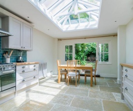 GuestReady - Marvelous 3BR House in Kennington with Garden