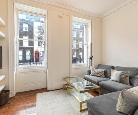 Homely 2-bed flat with private courtyard in Bloomsbury, Central London